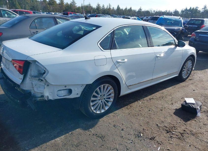 Photo 4 of 2016 Volkswagen Passat 1.8T SE (VIN 1VWBS7A31GC016170)