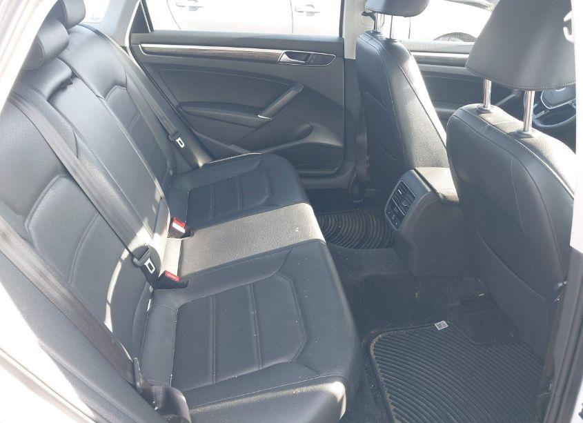 Photo 8 of 2016 Volkswagen Passat 1.8T SE (VIN 1VWBS7A31GC016170)