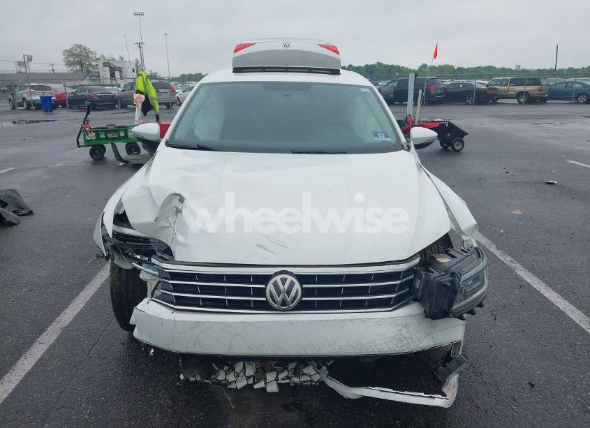 Photo 12 of 2016 Volkswagen Passat 1.8T SE (VIN 1VWBS7A31GC018050)