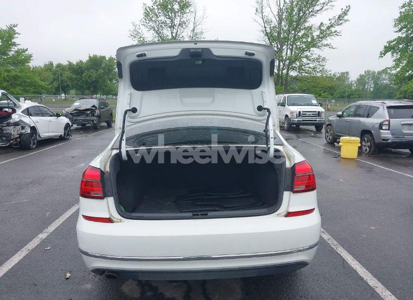 Photo 16 of 2016 Volkswagen Passat 1.8T SE (VIN 1VWBS7A31GC018050)