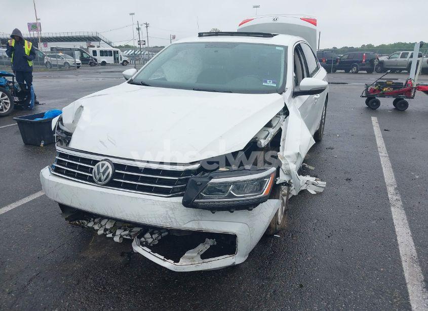 Photo 2 of 2016 Volkswagen Passat 1.8T SE (VIN 1VWBS7A31GC018050)