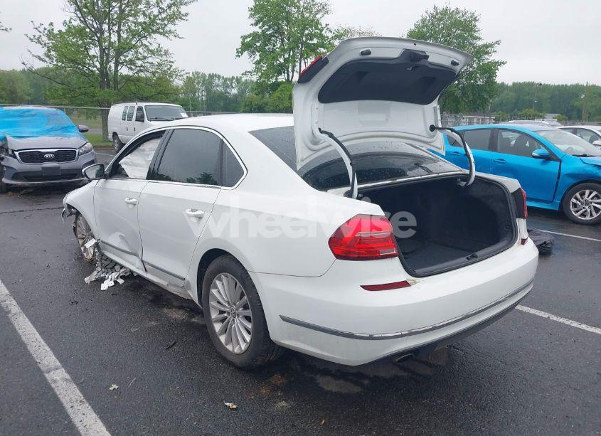 Photo 3 of 2016 Volkswagen Passat 1.8T SE (VIN 1VWBS7A31GC018050)