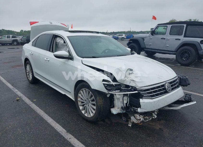 Photo 6 of 2016 Volkswagen Passat 1.8T SE (VIN 1VWBS7A31GC018050)