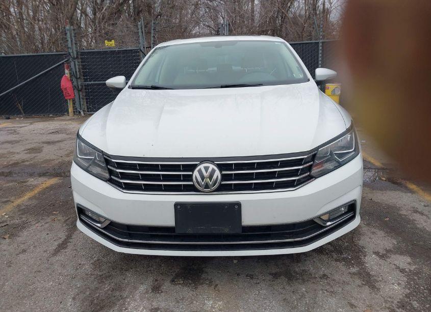 Photo 11 of 2016 Volkswagen Passat 1.8T SE (VIN 1VWBS7A31GC065949)