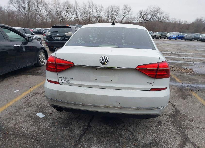 Photo 15 of 2016 Volkswagen Passat 1.8T SE (VIN 1VWBS7A31GC065949)