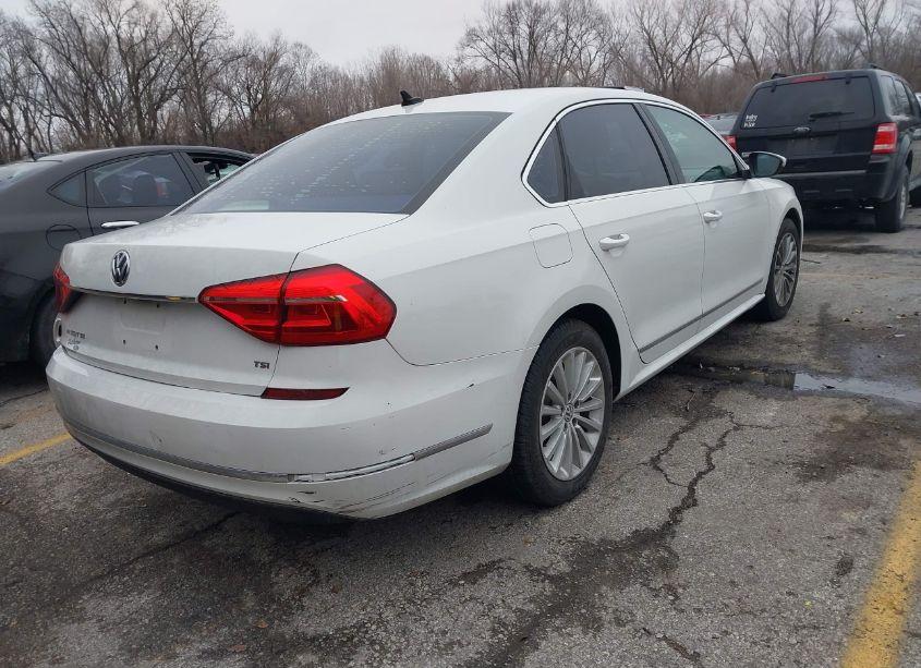 Photo 3 of 2016 Volkswagen Passat 1.8T SE (VIN 1VWBS7A31GC065949)