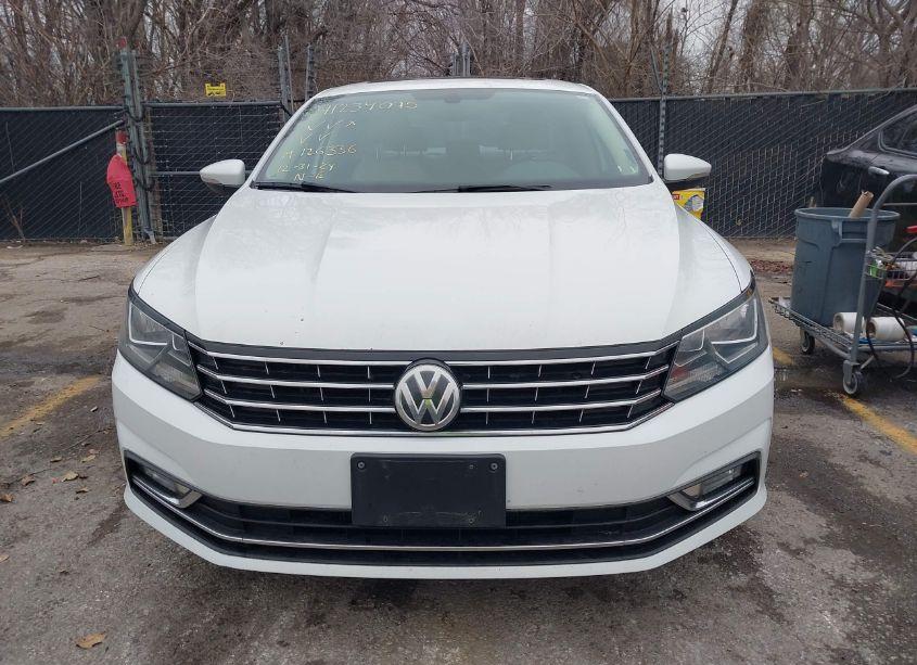 Photo 5 of 2016 Volkswagen Passat 1.8T SE (VIN 1VWBS7A31GC065949)