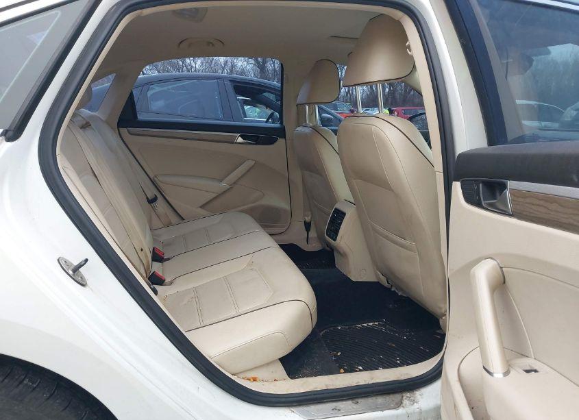 Photo 7 of 2016 Volkswagen Passat 1.8T SE (VIN 1VWBS7A31GC065949)