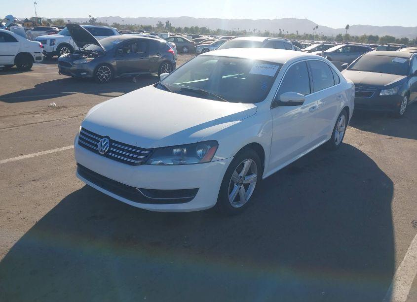 Photo 2 of 2014 Volkswagen Passat 1.8T SE (VIN 1VWBS7A32EC038207)