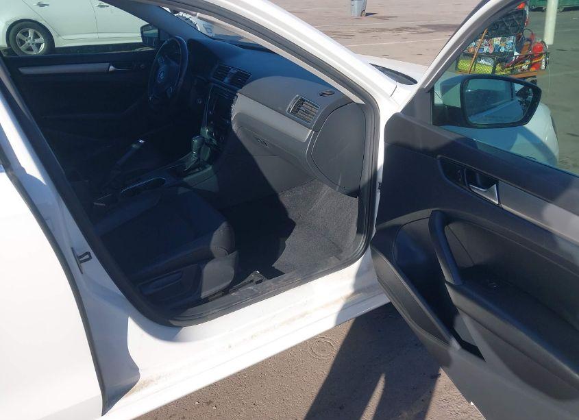 Photo 5 of 2014 Volkswagen Passat 1.8T SE (VIN 1VWBS7A32EC038207)