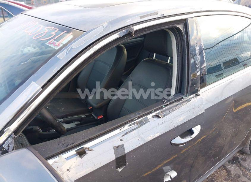 Photo 12 of 2014 Volkswagen Passat SE (VIN 1VWBS7A32EC057808)