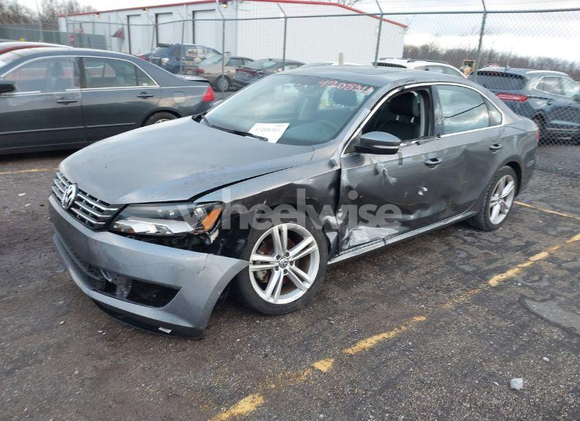 Photo 2 of 2014 Volkswagen Passat SE (VIN 1VWBS7A32EC057808)