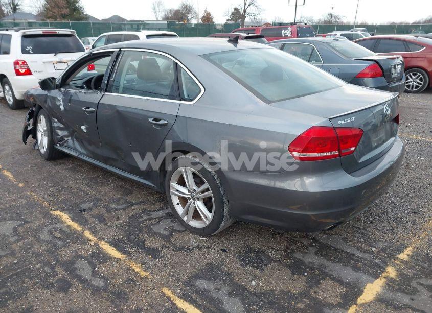 Photo 3 of 2014 Volkswagen Passat SE (VIN 1VWBS7A32EC057808)