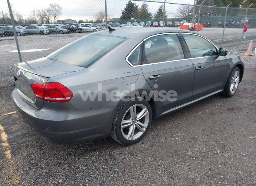Photo 4 of 2014 Volkswagen Passat SE (VIN 1VWBS7A32EC057808)