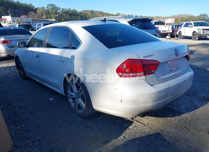 Photo 3 of 2014 Volkswagen Passat 1.8T SE (VIN 1VWBS7A33EC066257)