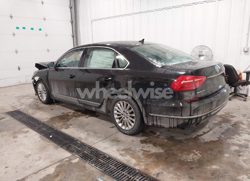 Photo 15 of 2016 Volkswagen Passat 1.8T SE (VIN 1VWBS7A33GC056668)