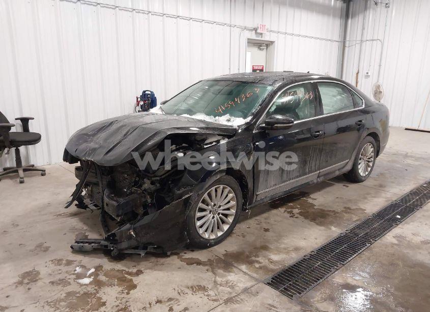 Photo 2 of 2016 Volkswagen Passat 1.8T SE (VIN 1VWBS7A33GC056668)