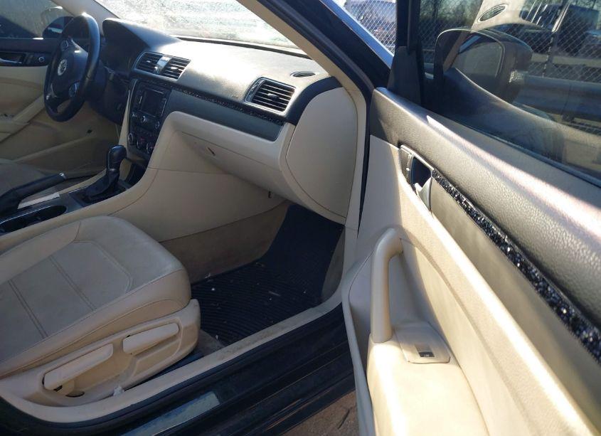 Photo 5 of 2014 Volkswagen Passat 1.8T SE (VIN 1VWBS7A34EC093788)