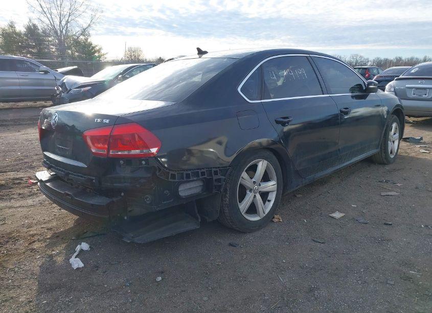 Photo 4 of 2015 Volkswagen Passat 1.8T SE (VIN 1VWBS7A34FC017313)