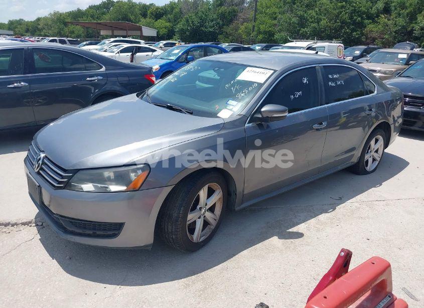 Photo 2 of 2014 Volkswagen Passat 1.8T SE (VIN 1VWBS7A35EC098479)