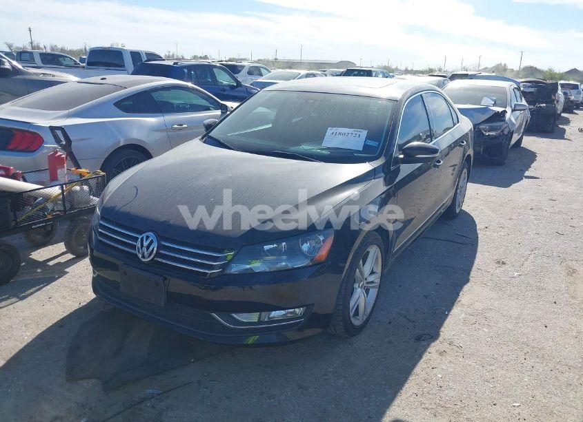 Photo 2 of 2015 Volkswagen Passat 1.8T SE (VIN 1VWBS7A35FC104413)