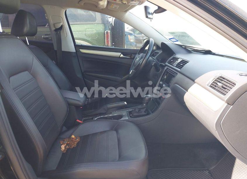 Photo 5 of 2015 Volkswagen Passat 1.8T SE (VIN 1VWBS7A35FC104413)