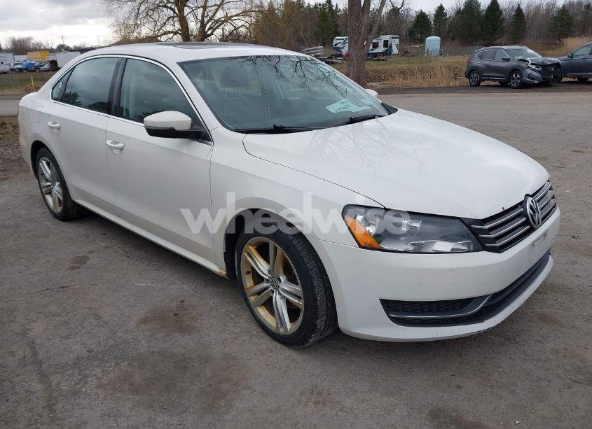 2014 Volkswagen Passat 1.8T SE (VIN 1VWBS7A36EC051767) main photo