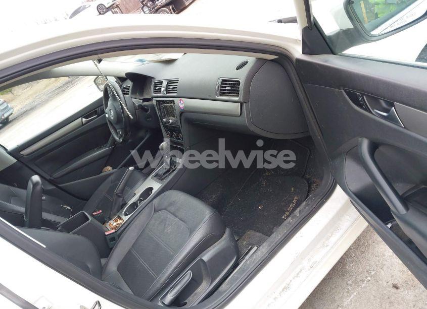 Photo 5 of 2014 Volkswagen Passat 1.8T SE (VIN 1VWBS7A36EC051767)