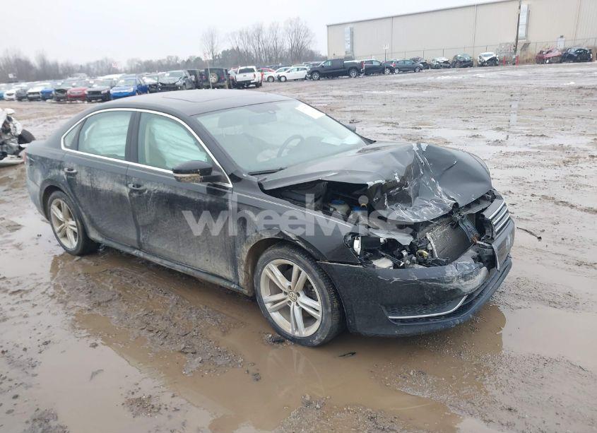 2014 Volkswagen Passat 1.8T SE (VIN 1VWBS7A36EC098152) main photo