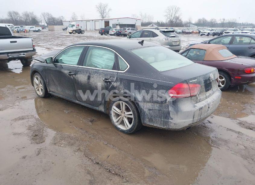 Photo 3 of 2014 Volkswagen Passat 1.8T SE (VIN 1VWBS7A36EC098152)