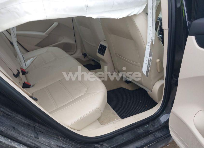 Photo 8 of 2014 Volkswagen Passat 1.8T SE (VIN 1VWBS7A36EC098152)