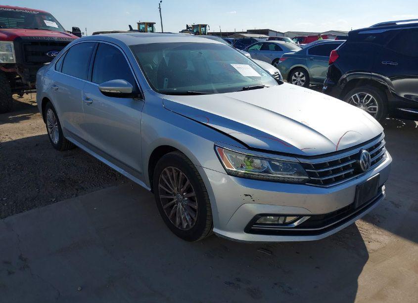 2016 Volkswagen Passat 1.8T SE (VIN 1VWBS7A36GC022224) main photo