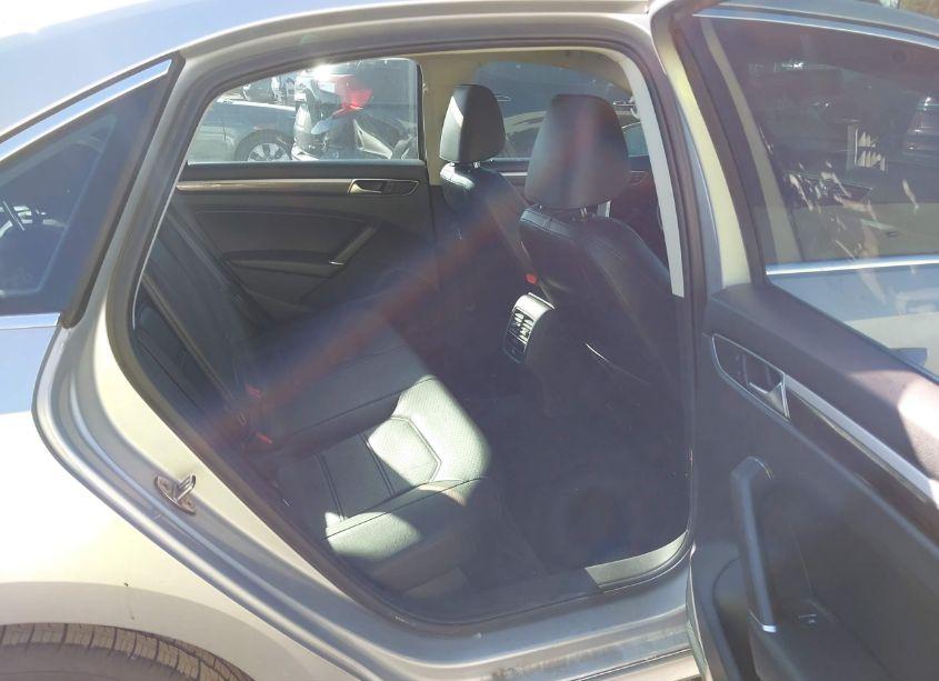 Photo 8 of 2016 Volkswagen Passat 1.8T SE (VIN 1VWBS7A36GC022224)