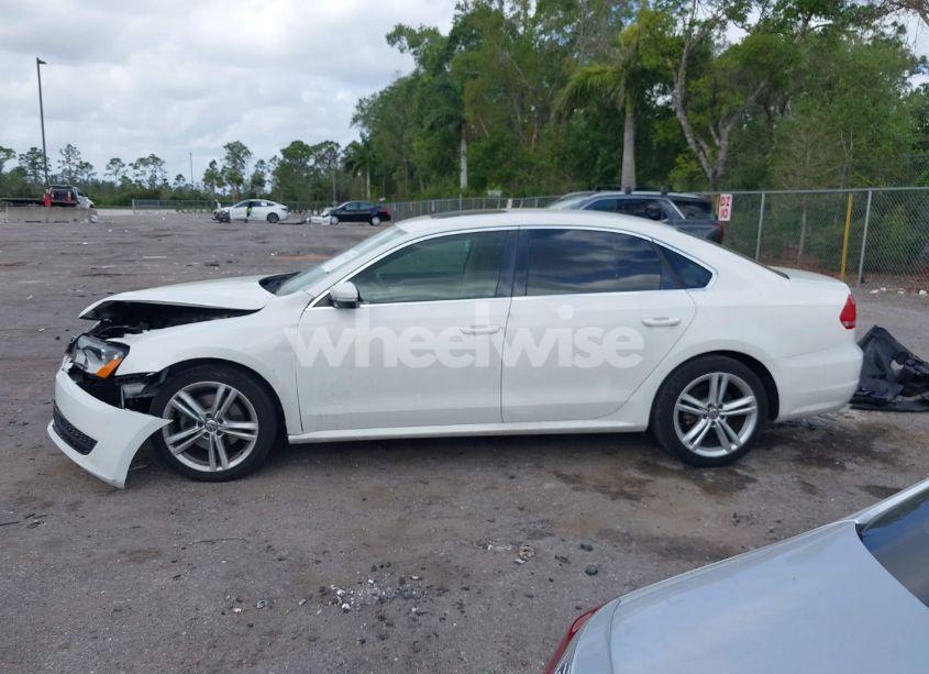 Photo 15 of 2014 Volkswagen Passat 1.8T SE (VIN 1VWBS7A37EC079738)