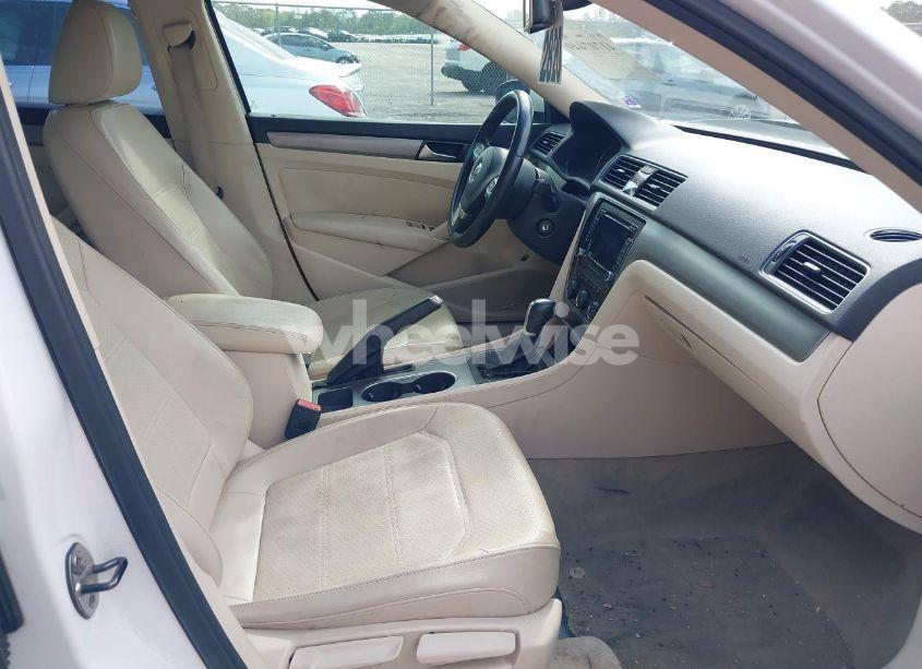 Photo 5 of 2014 Volkswagen Passat 1.8T SE (VIN 1VWBS7A37EC079738)