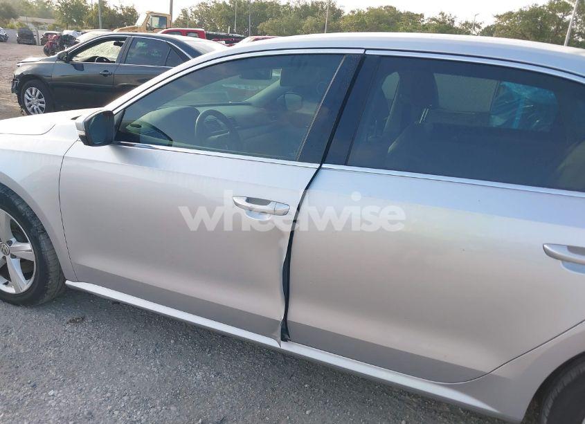 Photo 13 of 2015 Volkswagen Passat 1.8T SE (VIN 1VWBS7A37FC019833)