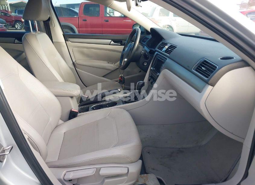 Photo 5 of 2015 Volkswagen Passat 1.8T SE (VIN 1VWBS7A37FC019833)