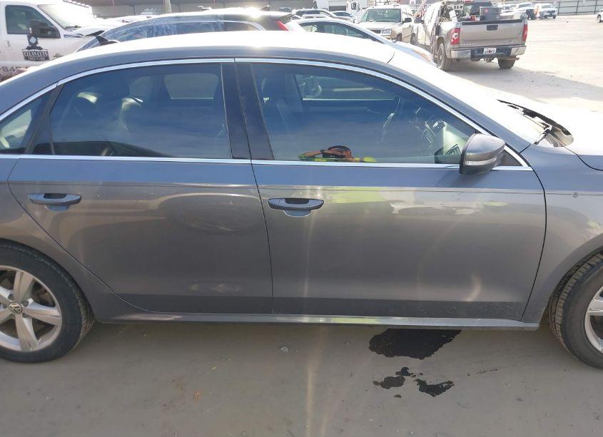 Photo 13 of 2015 Volkswagen Passat 1.8T SE (VIN 1VWBS7A37FC064500)