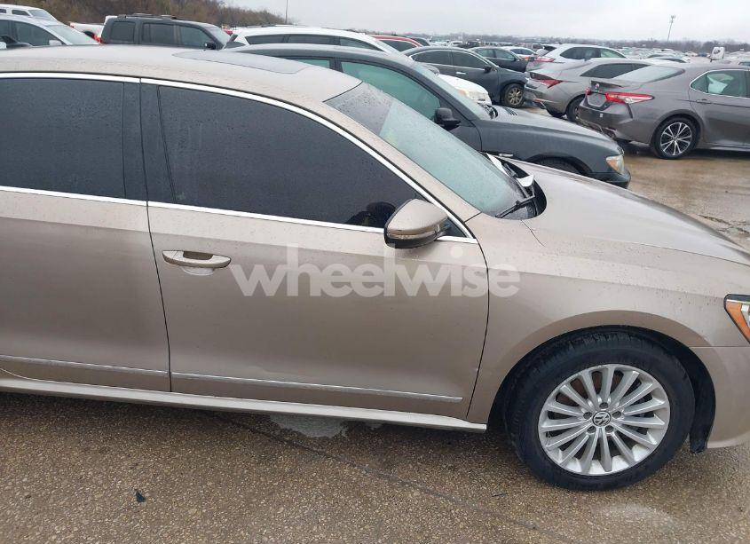 Photo 13 of 2016 Volkswagen Passat 1.8T SE (VIN 1VWBS7A37GC010079)