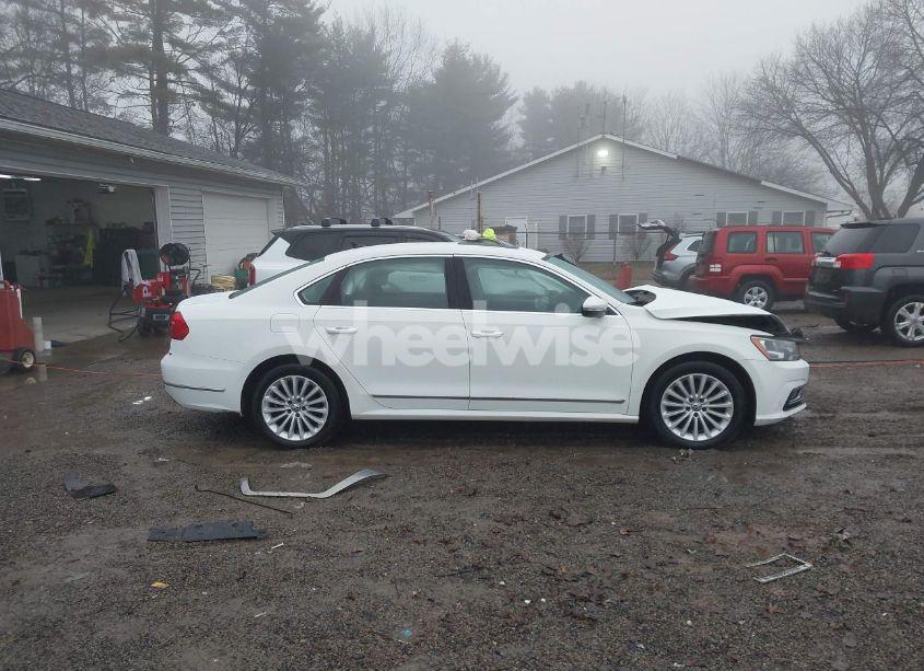 Photo 13 of 2016 Volkswagen Passat 1.8T SE (VIN 1VWBS7A37GC056365)