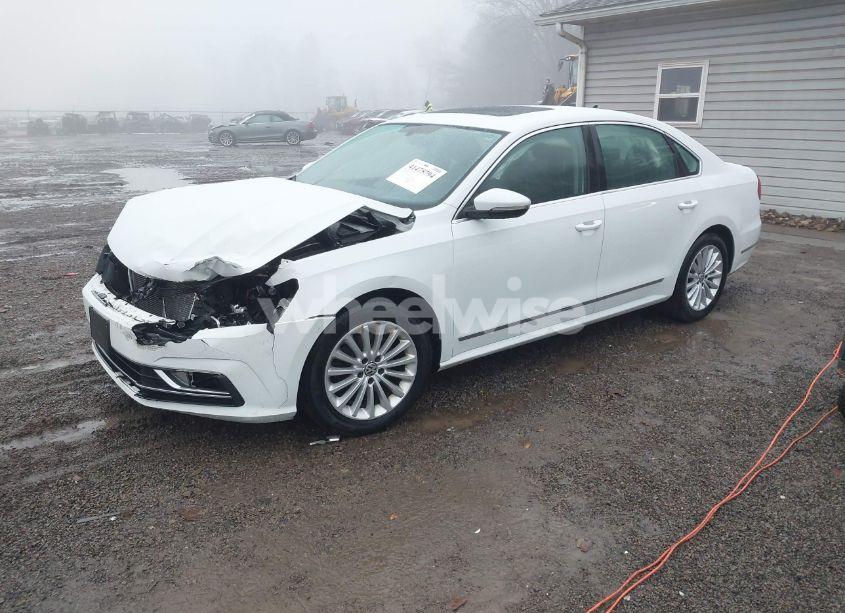 Photo 2 of 2016 Volkswagen Passat 1.8T SE (VIN 1VWBS7A37GC056365)