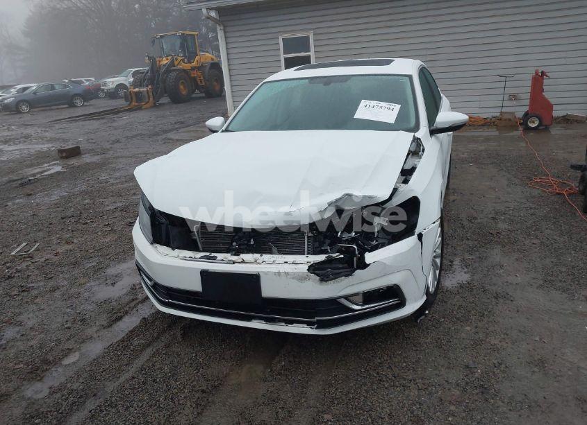 Photo 6 of 2016 Volkswagen Passat 1.8T SE (VIN 1VWBS7A37GC056365)