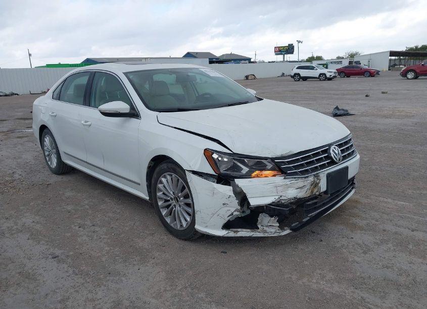 2016 Volkswagen Passat 1.8T SE (VIN 1VWBS7A37GC062148) main photo