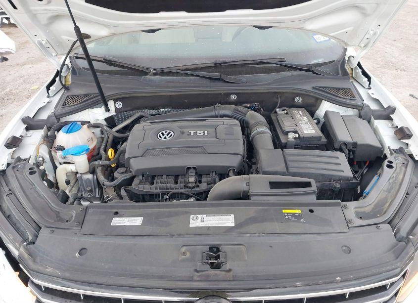 Photo 10 of 2016 Volkswagen Passat 1.8T SE (VIN 1VWBS7A37GC062148)