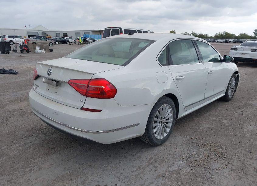 Photo 4 of 2016 Volkswagen Passat 1.8T SE (VIN 1VWBS7A37GC062148)