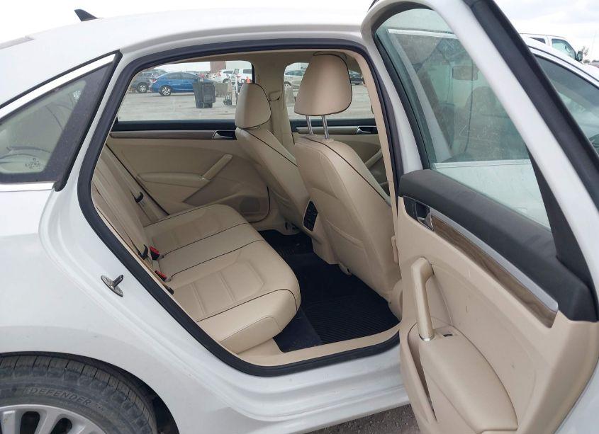 Photo 8 of 2016 Volkswagen Passat 1.8T SE (VIN 1VWBS7A37GC062148)