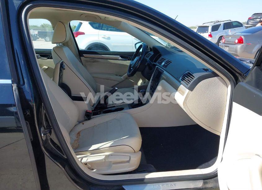 Photo 5 of 2016 Volkswagen Passat 1.8T SE (VIN 1VWBS7A37GC062246)