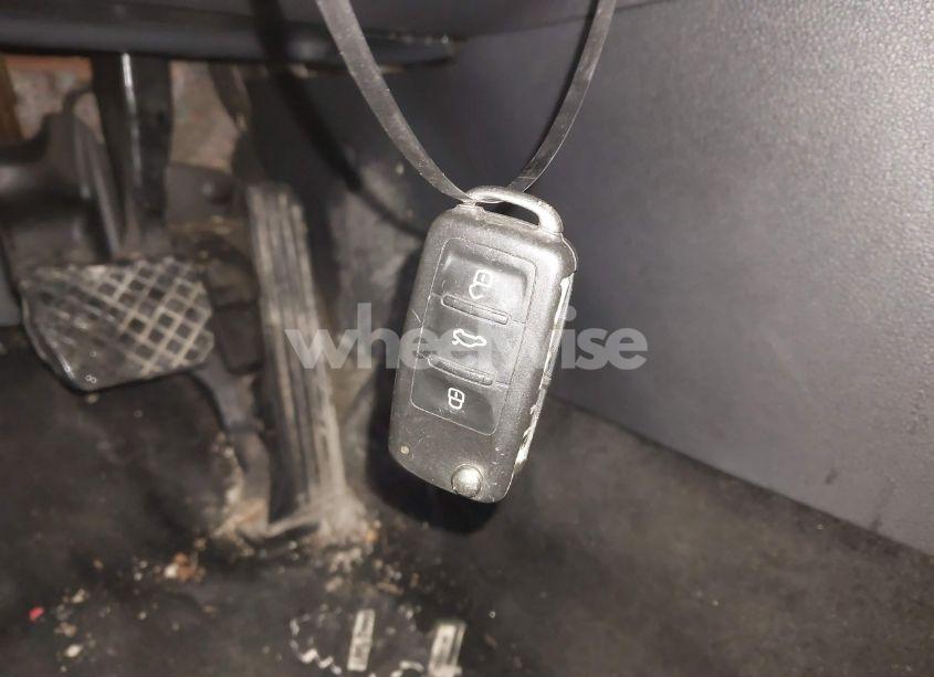 Photo 11 of 2016 Volkswagen Passat 1.8T SE (VIN 1VWBS7A37GC069617)