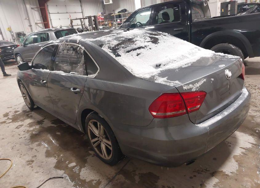 Photo 3 of 2014 Volkswagen Passat 1.8T SE (VIN 1VWBS7A38EC095303)