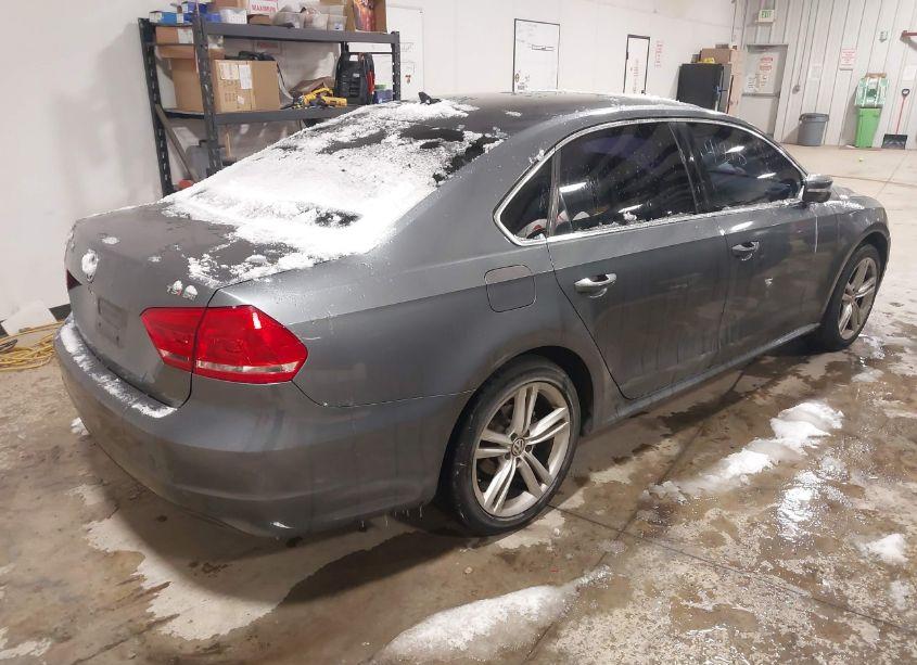 Photo 4 of 2014 Volkswagen Passat 1.8T SE (VIN 1VWBS7A38EC095303)